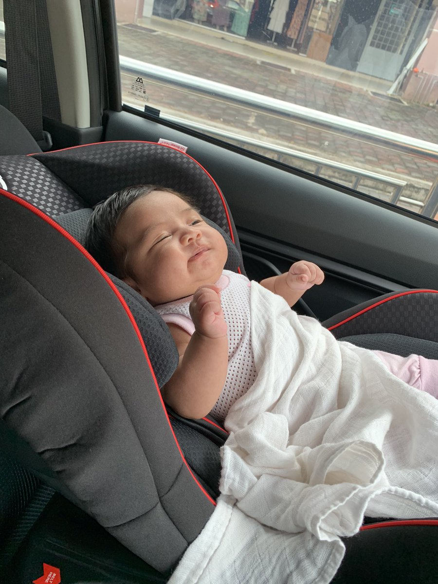 daniaazmi95's tweet photo. Mommy : okay amanda bagi first pose, next pose, next ! 😎📸
3rd photo dah malas nak layan mommy, nak tidur 🙄😴 https://t.co/sptck4kwBJ