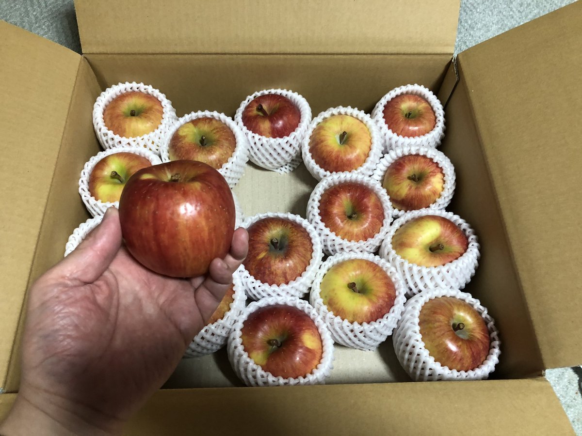 hide176176555's tweet photo. 来たよー高徳😃「究極の蜜入りリンゴ🍎」の名に違わぬ蜜っぷり🥰
酸味をほとんど感じない甘さ😋
これは高得点😇
#AvacusBazaar #AvacusFarm https://t.co/E9pqrGAF0G