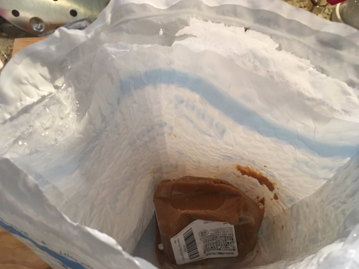 VebelGraphics's tweet photo. Miso from Amazon. Thin container in a far too thin envelope and was smashed to pieces. I can’t return it in this state, which is the only option. Cant upload pictures and nowhere to explain why it is not good to return. I just want a new one. #amazon #crappackeging #nothappy https://t.co/HXhb77nIhb