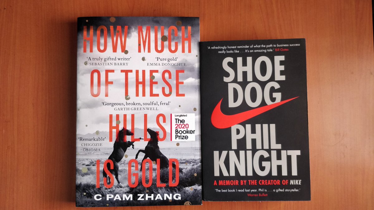 apoorvaashetty's tweet photo. Thank you Book Santa! 😁💃🏻 
And thank you @_aamnakhan @sowmyarao_ @MotwaniSuhas for making this happen! 👏🏼👏🏼✨  #BookSecretSanta 🤶 https://t.co/IPFa4p25Sl