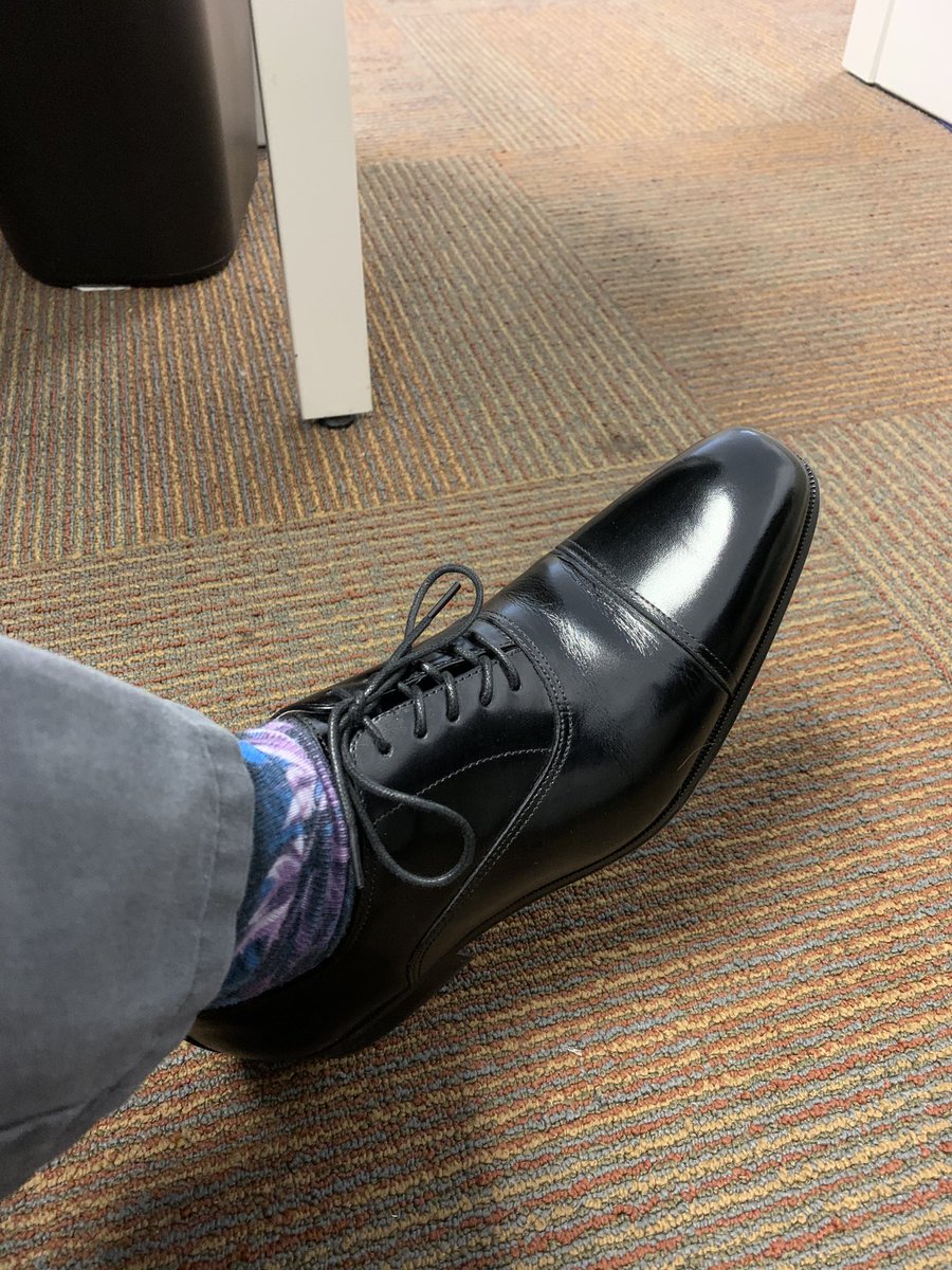johnnypine777's tweet photo. New shiny, pointed, cap toe. https://t.co/RZ9TpewYPs