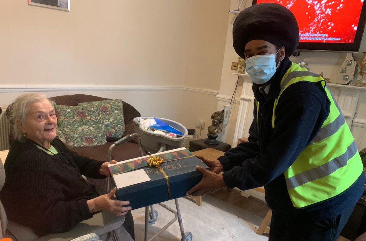 Hackney_CT's tweet image. Danny and Charlie have been out and about spreading some Christmas cheer by delivering Christmas hampers to some of our service users. See more here: tinyurl.com/y7aksmlc #Socent