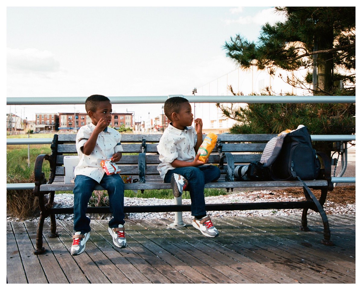 Lunch break 🧃
—————
📷 #CanonEOS1N
🎞 #KodakEktar100
📝 F/4, 1/400 sec.
—————
#PhotographybyLarJ #TideAndTrueFilm #JadenAugust #JonathanRayT #the35mmdiary #ishootfilm #staybrokeshootfilm #Ektar100 #canon1n #shootitwithfilm #filmshooters #filmisalive #indiefilmlab #AtlanticCityNJ