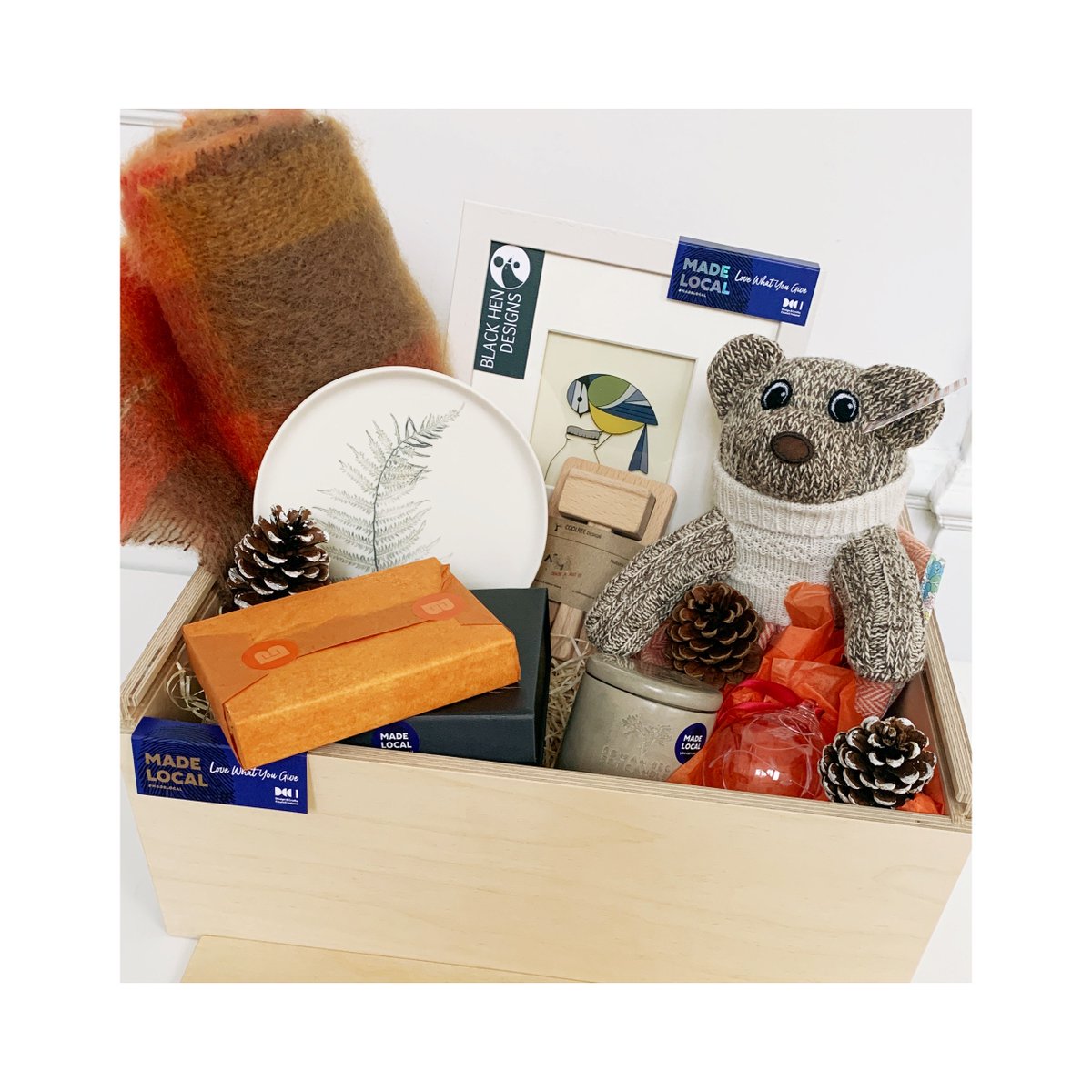 Black Hen Designs tweet media