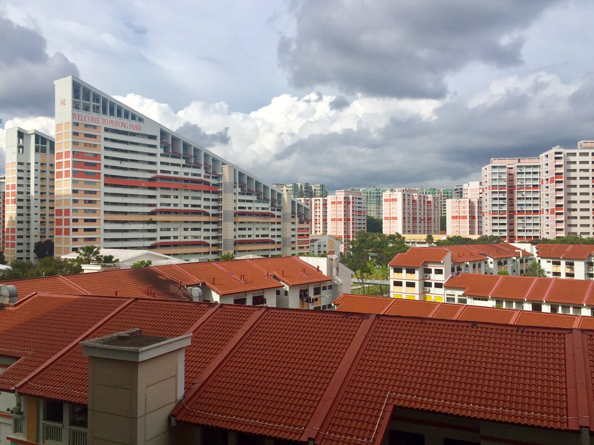 Besides the wedding over the weekend, the past few days have been wonderfully filled with lunches, teas, dinners, including visits to  @markinore’s new home and to  @eilonwy’s lovely place.So glad to be back home.