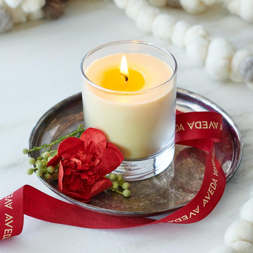 aveda's tweet photo. Make your winter solstice an ultra-luxe night with our favorite comforting essentials.
Shop it now here: https://t.co/yGAnooAmvK
#AvedaHoliday #LoveIsInThePresent #AvedaAroma #RosemaryMint #Shampure #HandRelief #AvedaTea #VeganLove #VeganGifts #HolidaySpirit https://t.co/El5KTz816j