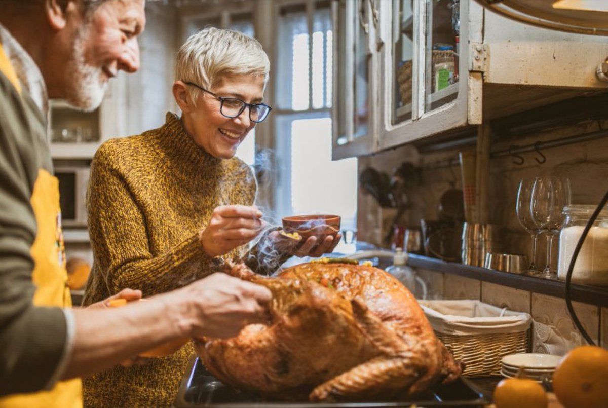 AmbCanEspagne's tweet photo. 🦃 El País nous apporte 10 délicieuses recommandations pour notre #MenudeNoël. Parmi eux, la dinde farcie, le plat par excellence de l’Action de grâce  sur les tables canadiennes. Savez-vous déjà ce que vous allez cuisiner ? https://t.co/mr7kDJr2Lj   

📸 Sky Nesher https://t.co/rqpxQGxx9N
