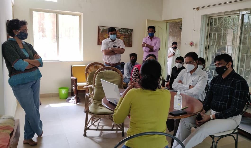 Malleswaram_ULL's tweet photo. @Malleswaram_ULL presenting a comprehensive ward evaluation plan to Nodal Officer J. Manjunath and the team at ward 45 at our office.

#Malleswaram_ULL #MalleswaramUrbanLivingLab #sensinglocal #malleswaramsocial #walkableneighbourhood #livablecities https://t.co/FnMVs9oSoY