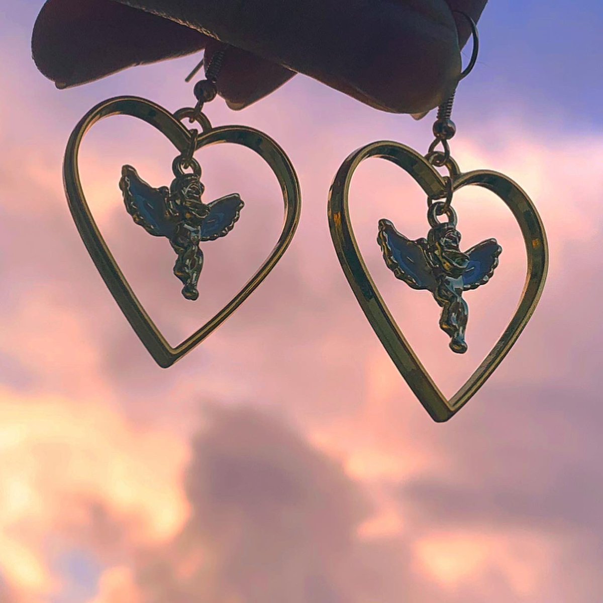 woooooooooooop's tweet photo. I’m soooo buzzin to restock the Falling Angels next Monday and since I’m really close to 3k followers on Instagram I want to do another wee competition!! RT this and I’ll choose 1 person to win a pair 🧚 (RT’s are v much appreciated as always!!) https://t.co/6CUPbPH6fC