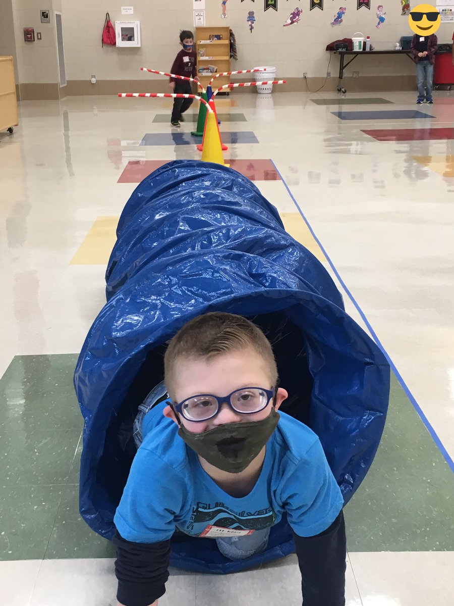 RobinLookingbi1's tweet photo. Obstacle course fun with Mrs. Lehman!  #wyproud #wallaceelem #physEdfun https://t.co/d90ahjdapQ