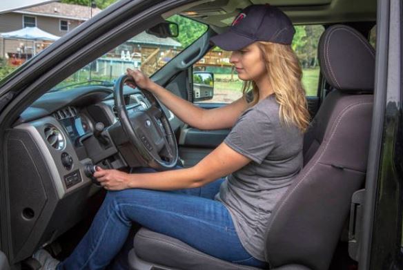 CURTMFG's tweet image. Why do you need a brake controller and how do you use one? Check it out in our Towing 101 guide here: bit.ly/33RzH56

#towing101 #brakecontroller #curt