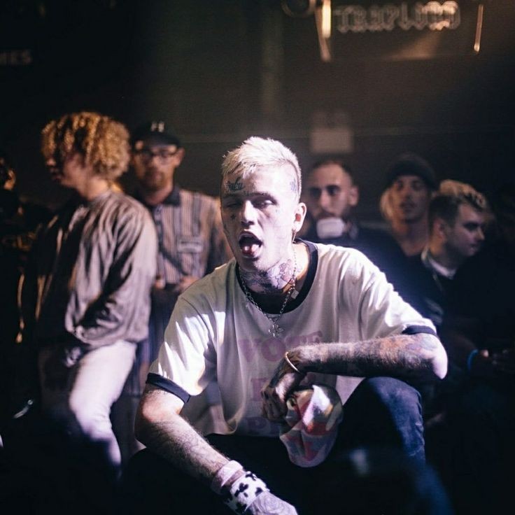 lovpeep's tweet photo. ghost boy https://t.co/fheNy78WMn