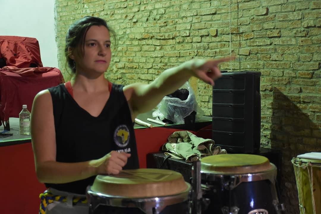 DemosCCE's tweet image. CAPOEIRISTAS MADE IN DEMOS

Así fue la muestra de finalización del taller de #Capoeira en DEMOS! A cargo de @LaSchaufler! Vamos cerrando el año y preparándonos para lo que se viene! 

#Demos2020