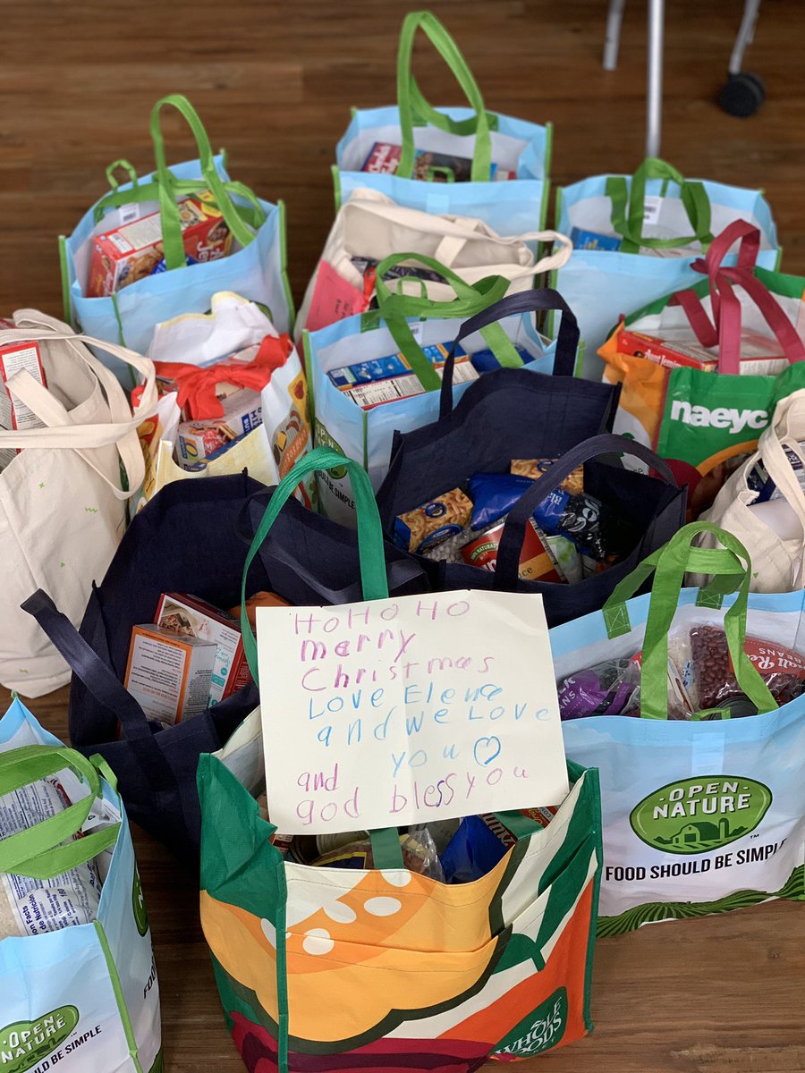 MAFR_AC's tweet photo. These 20 pound birds were accompanied w/ bags full of groceries collected by @BeTheGood_DC —each bag had a hand drawn holiday greeting. There’s still need all across the region— if you can help visit https://t.co/aLb7O53Bqq to donate. It takes a village to #feedandbefed. https://t.co/QY4IGzmuAC