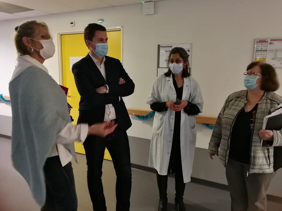 ChEureSeine's tweet photo. Visite de M. Ouzilleau, President du Conseil de surveillance et de Mme Cotton, directeur du CH Eure-Seine de plusieurs services de soins. 
Au programme : service de pneumologie, maternité, urgences, SAMU  et imagerie médicale. #sante #dynamise #professionnalisme https://t.co/Y5JAHUlfjH