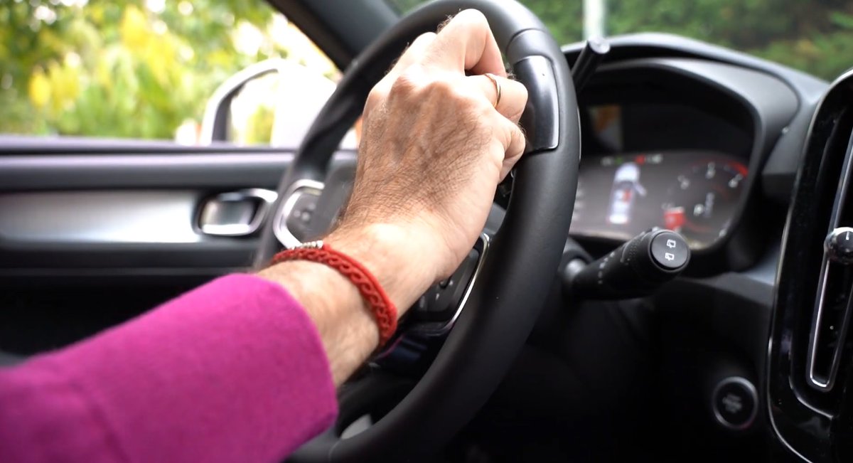 frenoalictus's tweet photo. 🚗🧠 @fedaceorg y @FESVIAL lanzan la campaña #ConduceTuVida, que busca sensibilizar acerca de las posibilidades que tienen las personas con #dañocerebral para volver a conducir.
El protagonista: Enrique Criado quien sufrió un #ictus hace 6 años.
📹 https://t.co/tA8LZWhbj9 https://t.co/vZM7uEOxM0