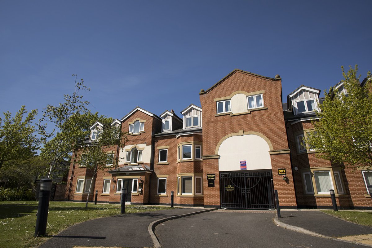 **Development Focus**

Cambridge Square is a luxury residential development in Middlesbrough,  designed with apartments and townhouses facing inward to a communal green. 

The development was awarded Best New Build in a Conservation Area 2007. 

Visit: chalonergroup.co.uk