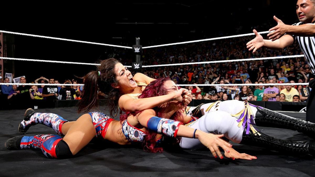 1 - Sasha Banks vs Bayley [NXT Takeover: Brooklyn] [22/08/2015]
