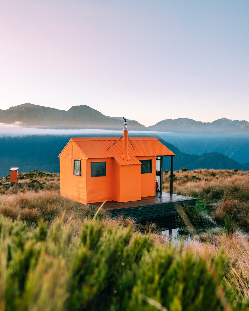 austinsills's tweet photo. The most colorful hut hidden in New Zealand’s Southern Alps ⛰ https://t.co/vMZzlCkI5M
