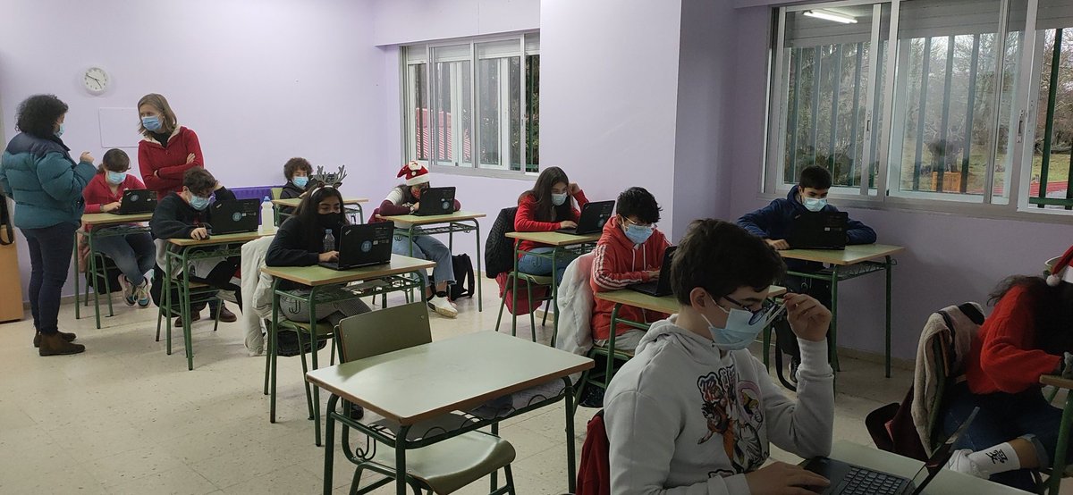 epdlabviana's tweet photo. Comezamos o obradoiro 2 #epdlab (virtual) logo de algún problema técnico.💪💪 https://t.co/EhAE5wKzzB