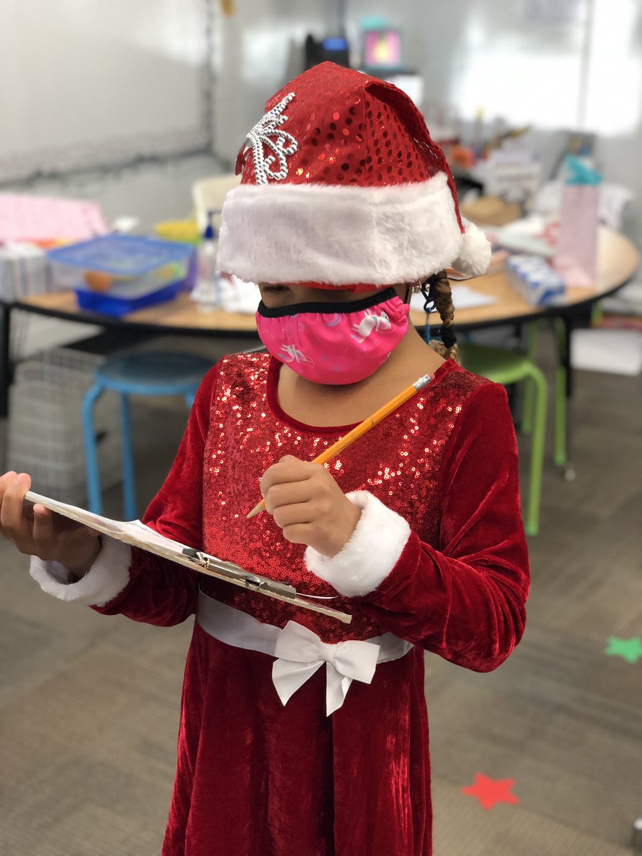 nullfirstie's tweet photo. We started our morning with a gingerbread write around the room! #Rockets512 #gingerbreadunit https://t.co/Tw2E9eyW8V