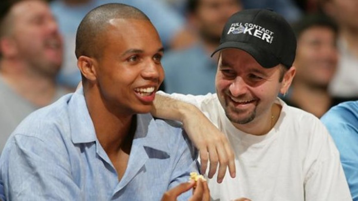 3) By the early 2000s,  @RealKidPoker was establishing himself as one of the greats.Coming up with a young crew that included  @philivey,  @LuckBoxJuanda, &  @AllenCunningham, Negreanu became a regular in the biggest cash games running in Las Vegas.As for tournaments...