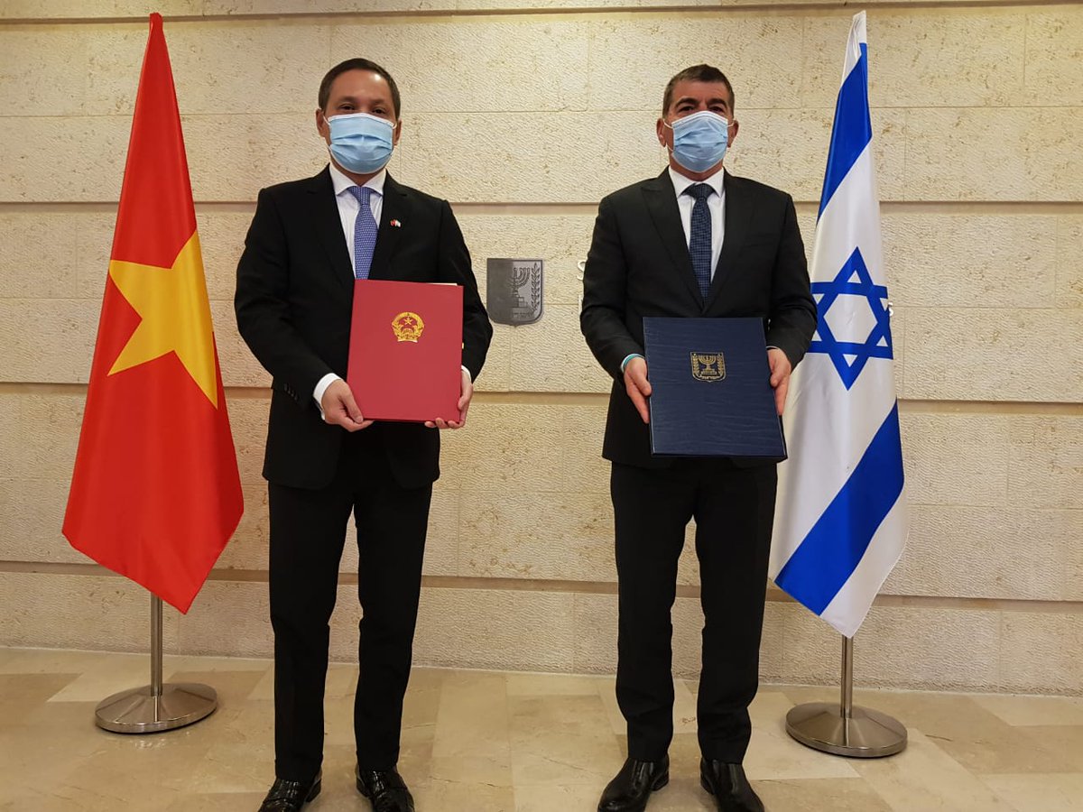 MinhHungDo1's tweet photo. Signing of Protocol on air service between Vietnam and Israel, 21/12/2020. https://t.co/JWz8gyyJPN