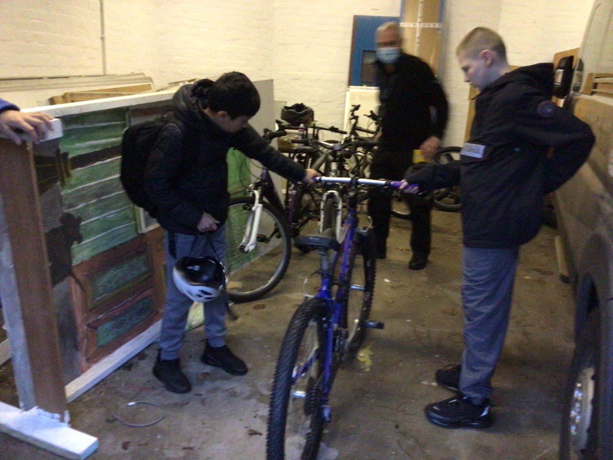 Whitehill_BGE's tweet image. Bikes - well done to our Whitehill pupils for working hard #resilience at Glenburn. An amazing gift from Glenburn.
