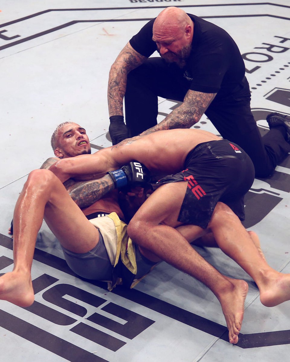 Kawz_TO's tweet photo. #MMAFNL Year in Review
🗓 03.14.20 #UFCBrasilia
Best Submissions of 2020: Charles Oliveira over Kevin Lee (Guillotine Choke)
cc: @CharlesDoBronxs https://t.co/T7KBBl6w59