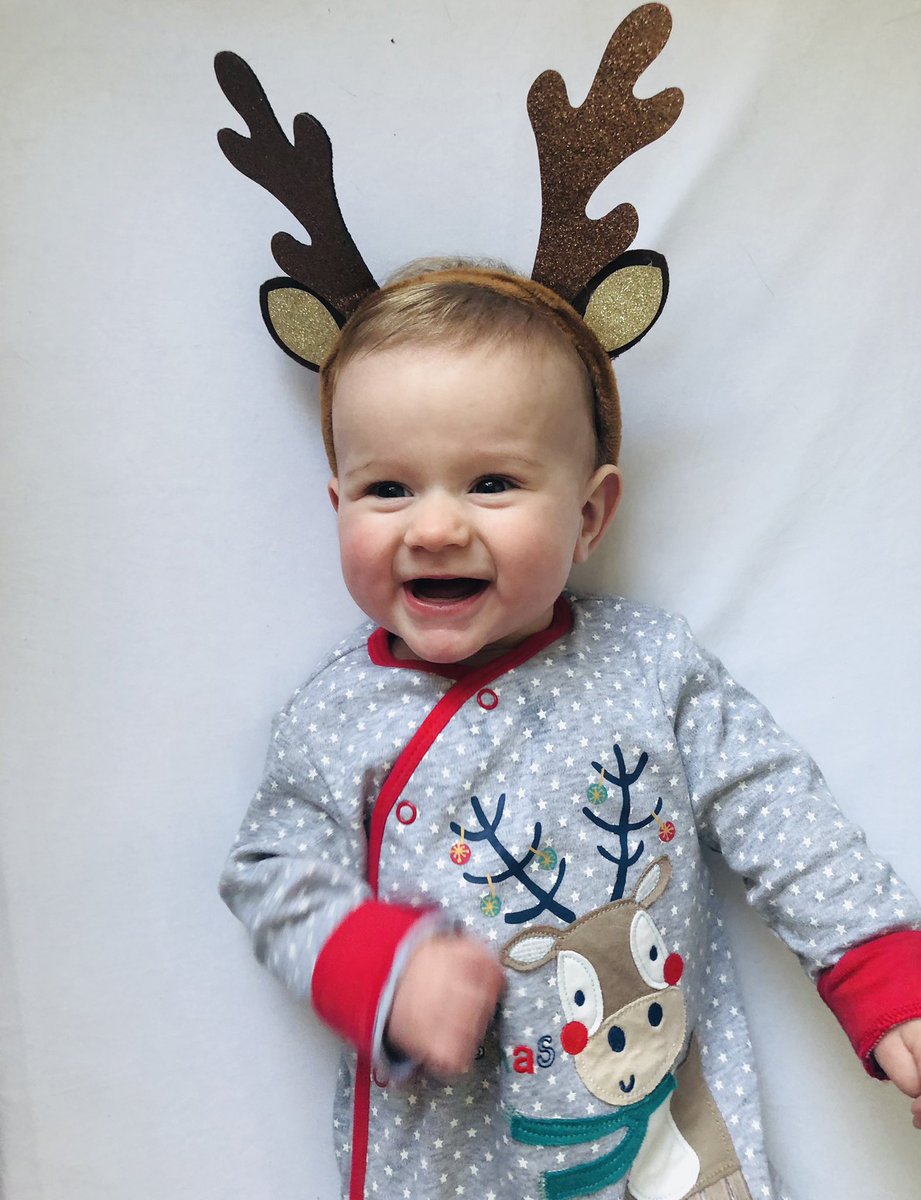 NicolaLooby's tweet photo. Merry Christmas Everyone 💙 https://t.co/701m9YYJOA