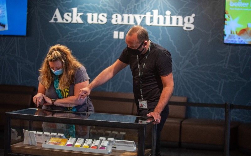 cannatechtoday's tweet image. Does your grandma smoke #cannabis? Now that the state of cannabis culture is evolving, we’re starting to see a major shift in the demographics. Read our article to learn more about this cultural change. #GetGramABong buff.ly/38mTvAt