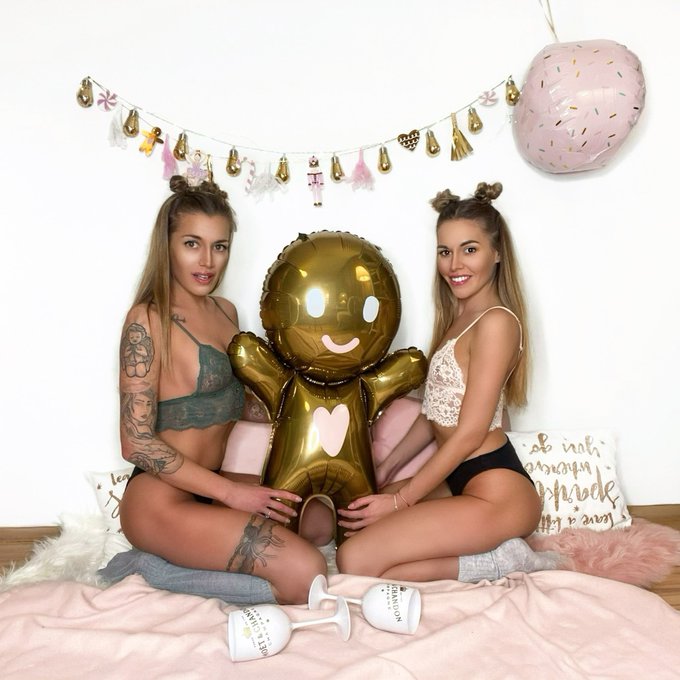 DELLAItwins ☃️🎄🎅🏻 @SilviaDellaix  @EvelineDellai1 https://t.co/uXChGGPTBA<a class="tags" target="_blank" title="On Twitter" href="/?out=eyJ0eXAiOiJKV1QiLCJhbGciOiJIUzUxMiJ9.eyJpYXQiOjE3MjA1NjEzNDUsImlzcyI6InR3cG9ybnN0YXJzLmNvbSIsIm5iZiI6MTcyMDU2MTM0NSwiZXhwIjoxNzUyMDk3MzQ1LCJyZWRpcmVjdF91cmwiOiJodHRwczovL3R3aXR0ZXIuY29tL1NpbHZpYURlbGxhaXgifQ.MXYRozgWxXiFWnob4HVth9RdGiUQ2aSH8CV56r6l53KkaIko0SqhPfk0sPxawRP3-39L8Z8k2gglAMGiYuBonw">@SilviaDellaix</a><a class="tags" href="/tag/evelinedellai1">@evelinedellai1</a><a href="/tag/buttmuse"class="tags"><span>#buttmuse</span></a>