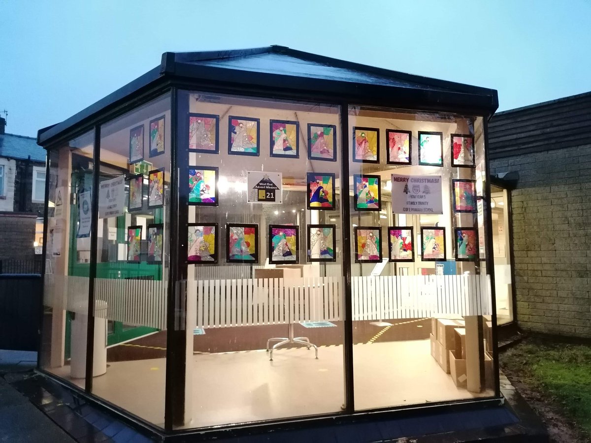 withamk's tweet photo. Really enjoying our #WestEndAdventWindows
Big thanks to @HT_CofE_Burnley for the artwork for Window 21 and to @lancspublib on Coal Clough Lane for letting us use your window #AdventAdventure #BrilliantBurnley https://t.co/GEaiHlBvNG