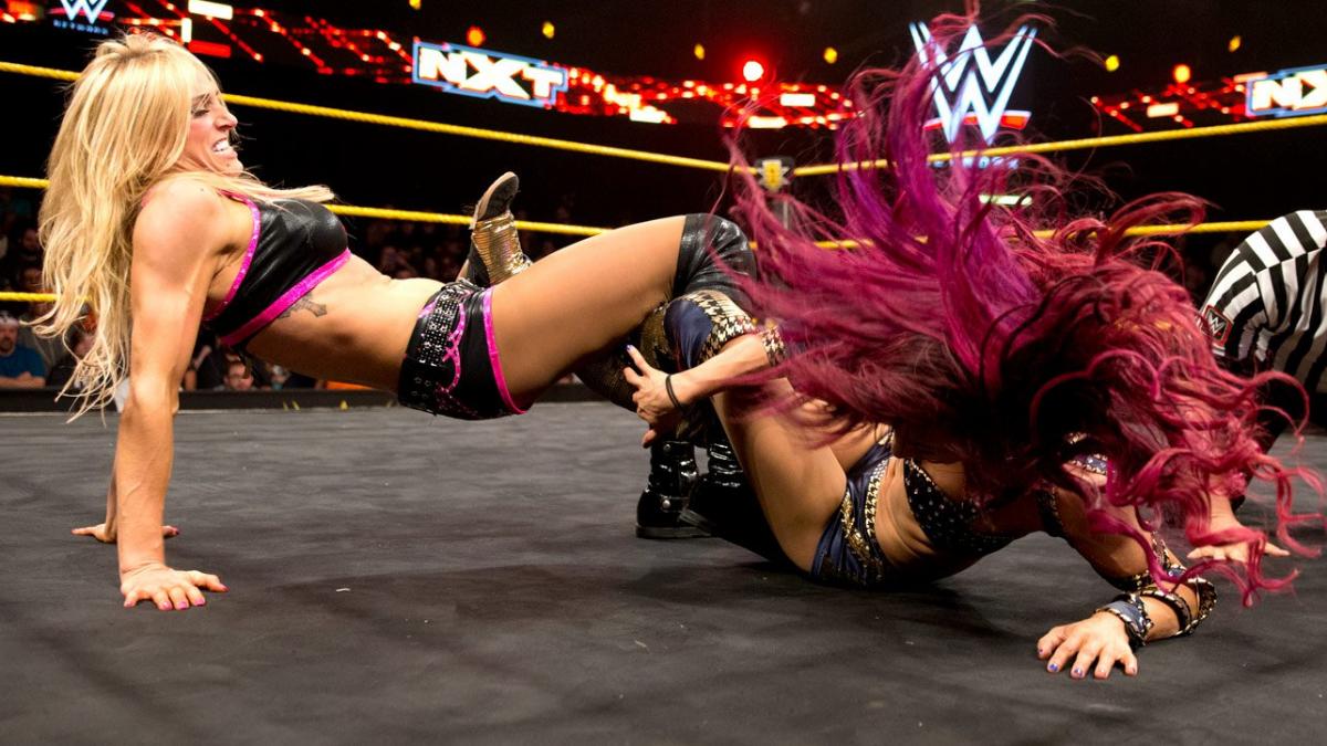 50 - Sasha Banks vs Charlotte Flair [NXT] [04/03/2015]1/4