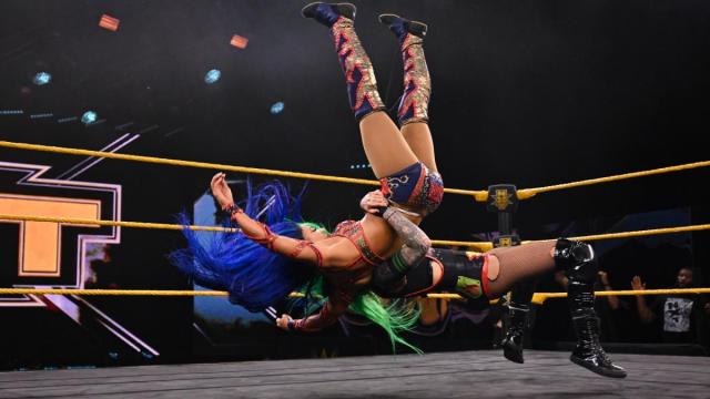 49 - Sasha Banks & Bayley vs Tegan Nox & Shotzi Blackheart [NXT] [17/06/2020]1/4