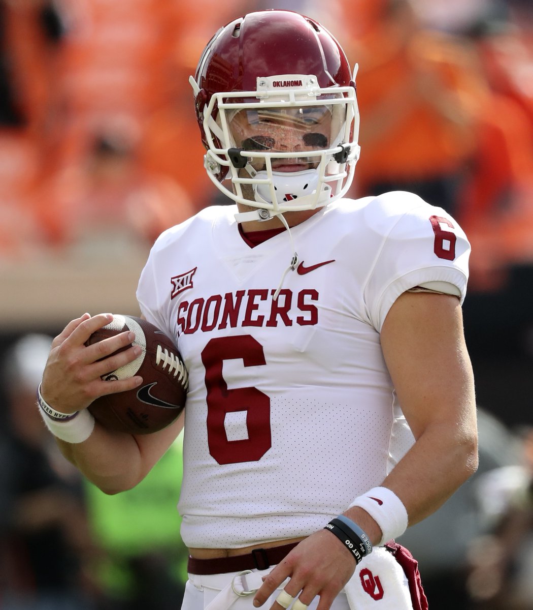 PFF_College's tweet photo. Oklahoma's last 3 QBs this weekend
♨️ Baker Mayfield: 92.2 grade (1st)
♨️ Kyler Murray: Eight 20+ yard plays (1st)
♨️ Jalen Hurts: 37.8 fantasy points (1st) https://t.co/m5wLjvIzkw