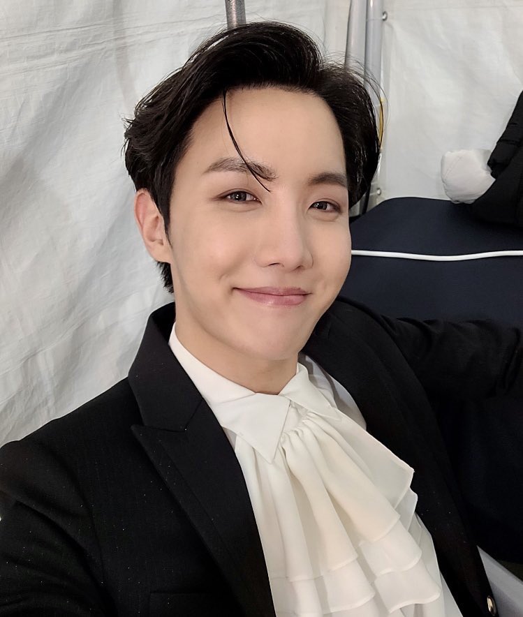 A thread of  #HOSEOK being his beautiful self!  Enjoy!   #JHOPE  #HOBI  #BTS  #BTSARMY  #JUNGHOSEOK  @BTS_twt
