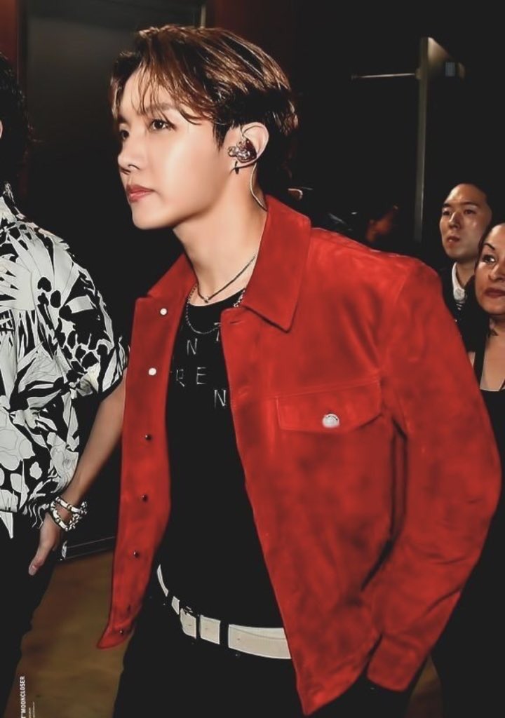 A thread of  #HOSEOK being his beautiful self!  Enjoy!   #JHOPE  #HOBI  #BTS  #BTSARMY  #JUNGHOSEOK  @BTS_twt