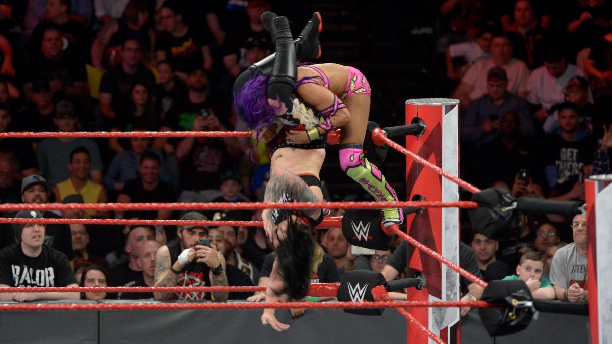 44 - Sasha Banks vs Ember Moon vs Ruby Riott [Raw] [07/05/2018]1/2