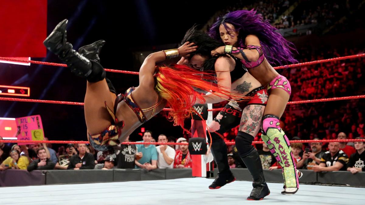 44 - Sasha Banks vs Ember Moon vs Ruby Riott [Raw] [07/05/2018]1/2