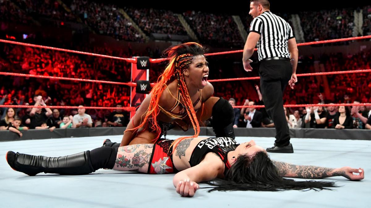 44 - Sasha Banks vs Ember Moon vs Ruby Riott [Raw] [07/05/2018]1/2