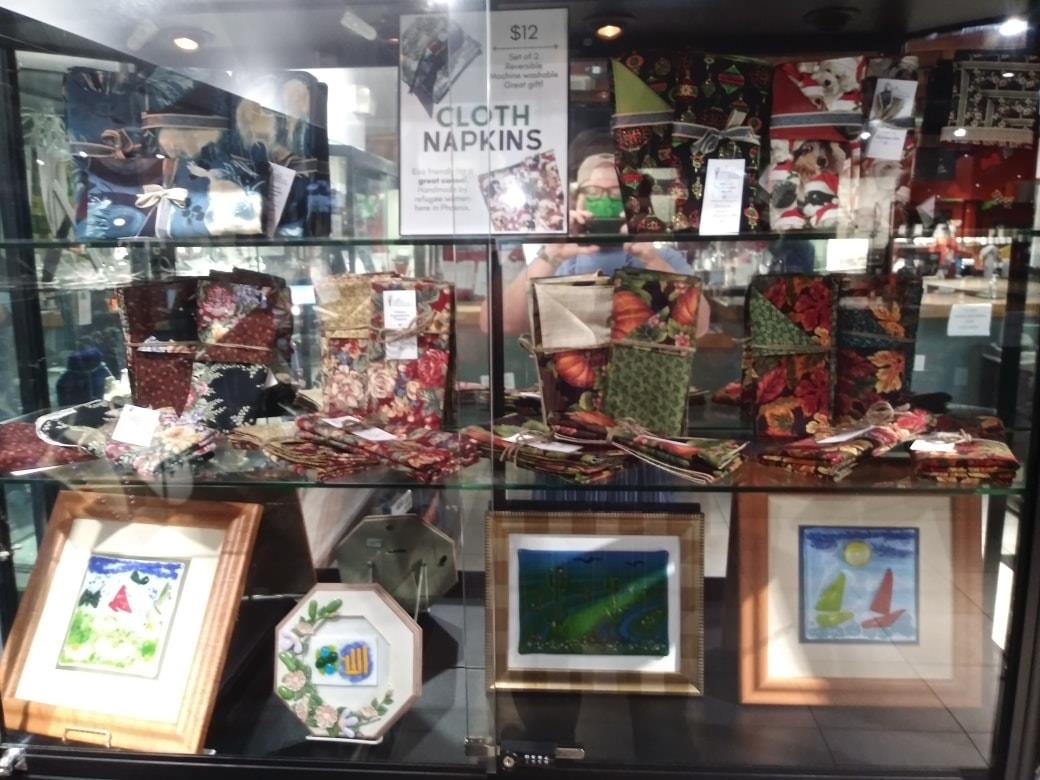 RefugeAz's tweet image. Down the Home Stretch of the Holiday shopping!! Keep us in mind for Cards and Gifts made by Refugees!!! 90% goes to the Refugee that made the item and 10% goes to the program for materials!! It's the gift that keeps on giving!!!
#refugeemade #localfirstaz