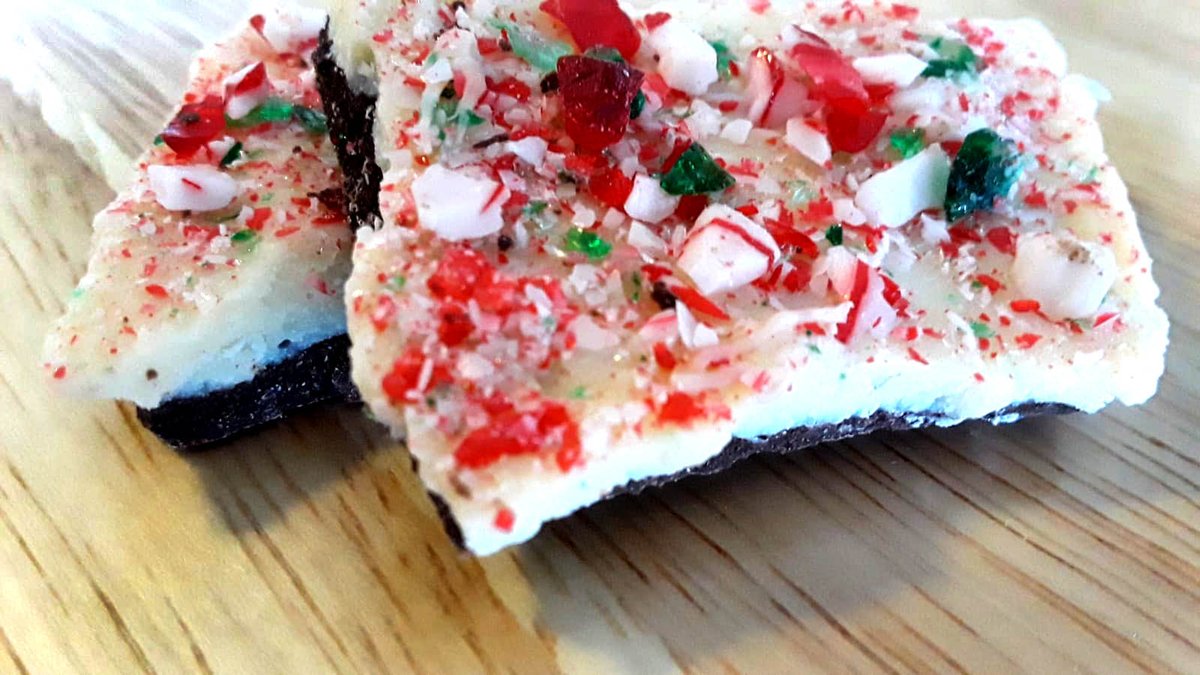 civmin's tweet photo. SWEET TREATS!
Prof. David Meyer shows off his #homemade peppermint bark for our #CivMinKitchen. Engineers like kitchen fun too! #yum! ππ¬
His creation is a modified version of #FoodNetwork Magazine's "Almost-Famous Peppermint Bark Recipe" https://t.co/i0GywADhUi https://t.co/vyD9hXP5gw