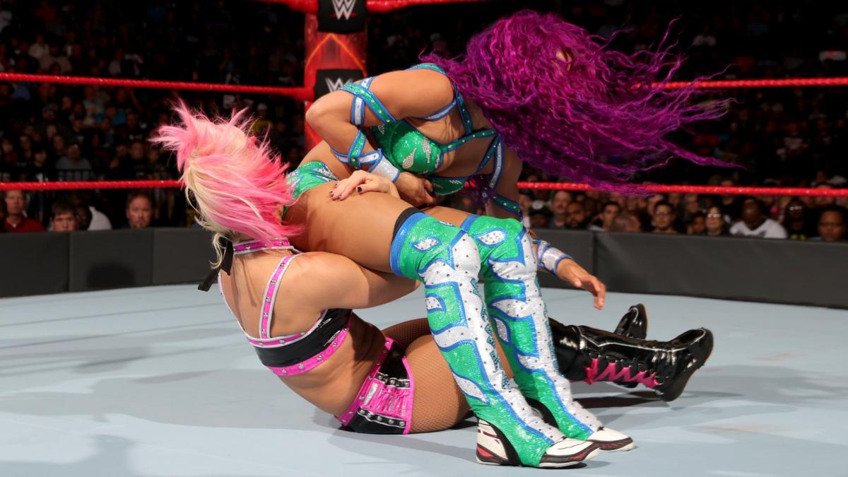 37 - Sasha Banks vs Alexa Bliss [Raw] [28/08/2017]1/2