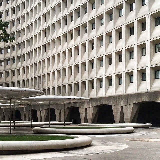 @AndrewFeinberg @realDonaldTrump Brutalist architecture was left off this list😕 by far one of the most beautiful forms of architecture that we have in DC. It’s modern, elevated, sleek and extremely intelligent.
#Brutalistdesign