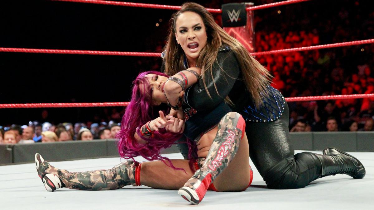 36 - Sasha Banks vs Nia Jax [Raw] [14/08/2017]1/2
