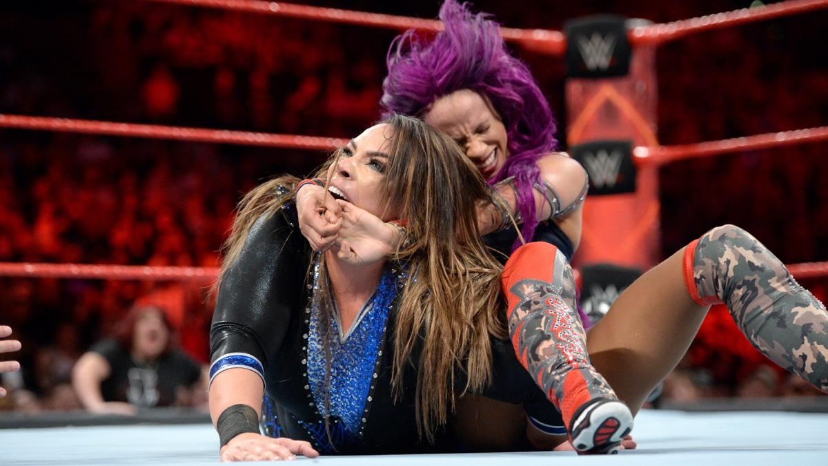 36 - Sasha Banks vs Nia Jax [Raw] [14/08/2017]1/2