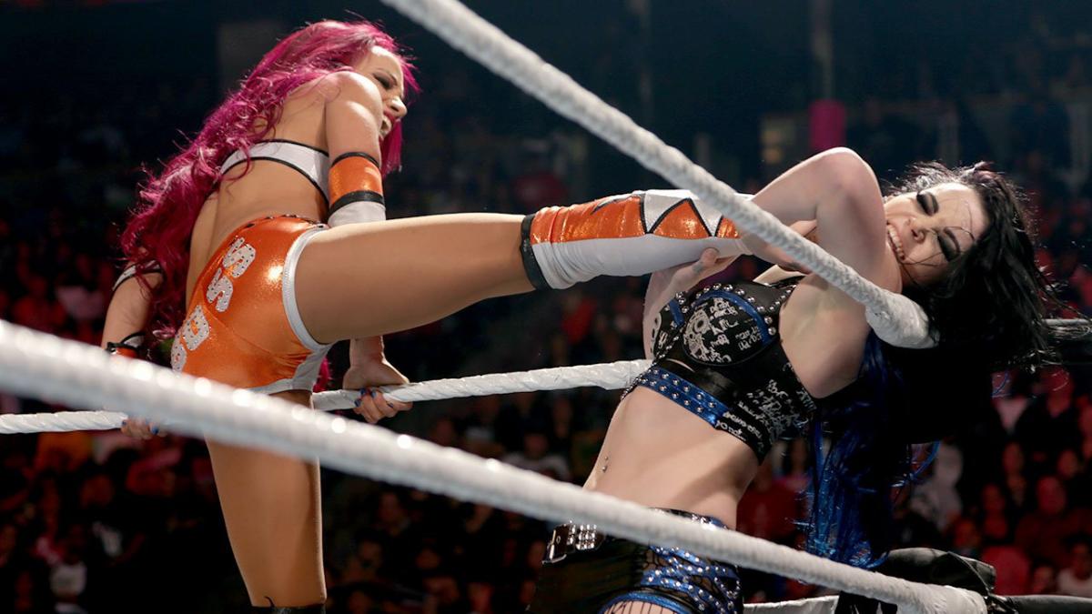 35 - Sasha Banks vs Paige vs Becky Lynch vs Brie Bella [Raw] [02/11/2015]1/2