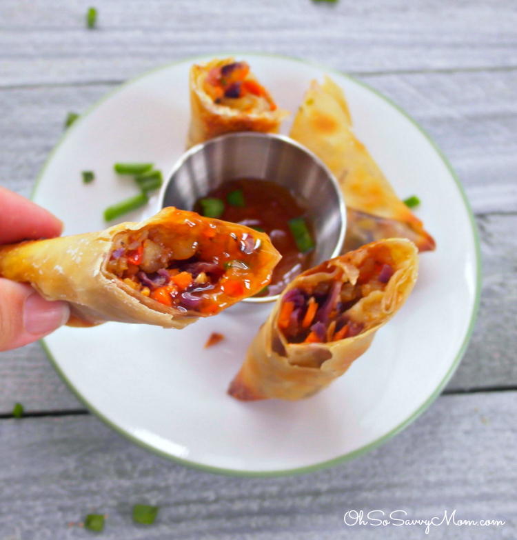 Sweet Chili Baked Egg Rolls #Recipe! The perfect snack for tonight! #cooking bit.ly/2oEEdio
