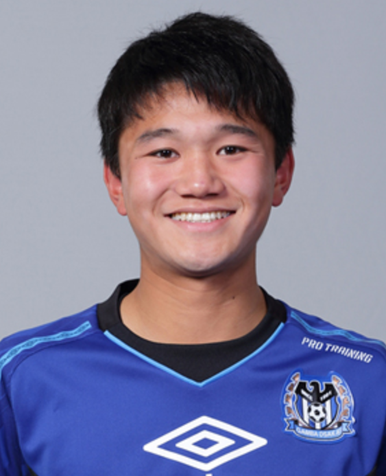 Jiro Nakamura (2003)Il a débuté lors de la dernière journée de JL avec Gamba Osaka. Sur le côté droit son changement de rythme/direction + vivacité dans les petits espaces avec son gauche le rend insaisissable balle au pied pour créer l'avantage dans le dernier 1/3.